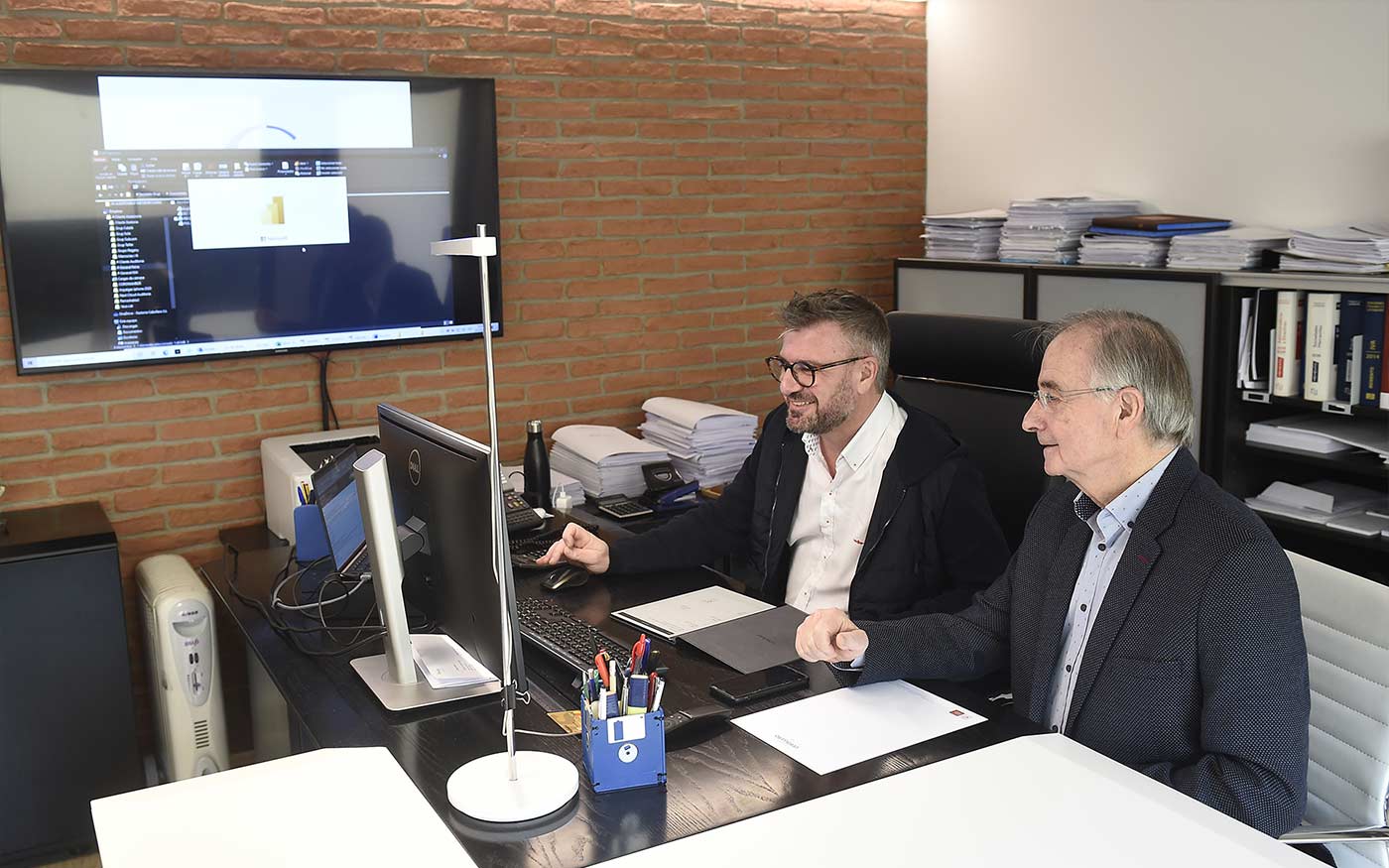 Vicente y Javier Cebollero en el despacho