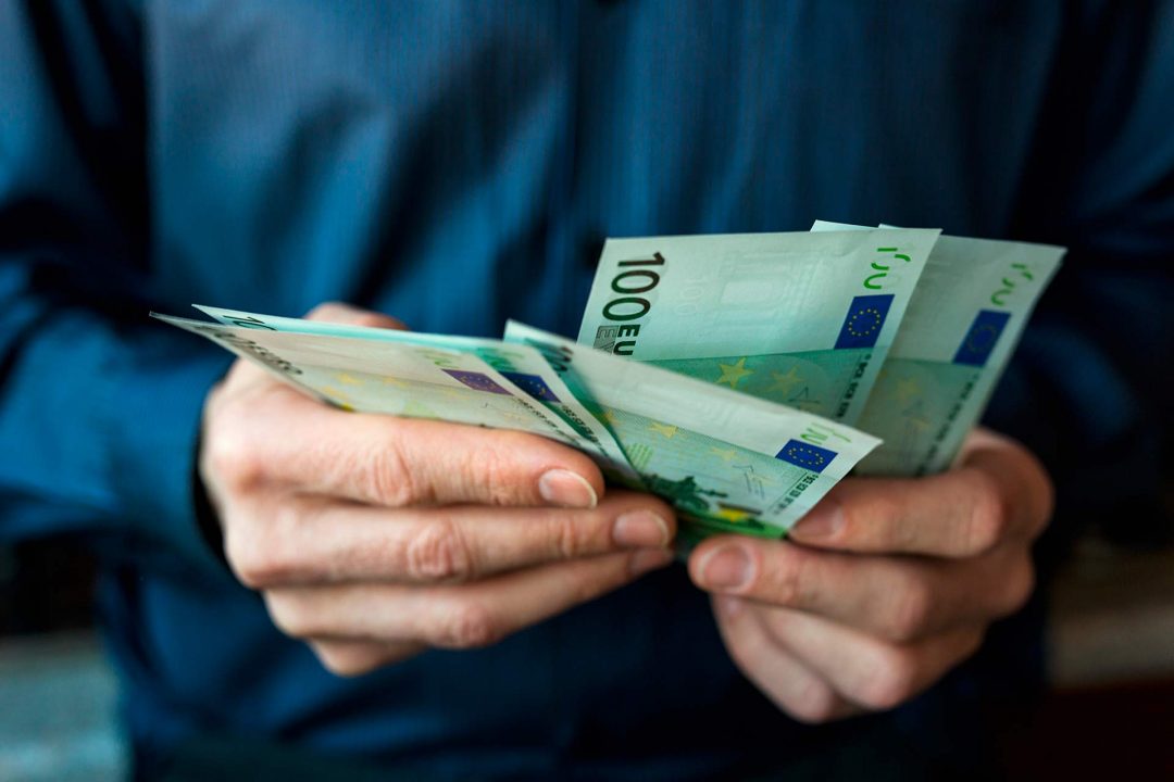 Es redueix el límit màxim per als pagaments en efectiu de 2.500 a 1.000 euros
